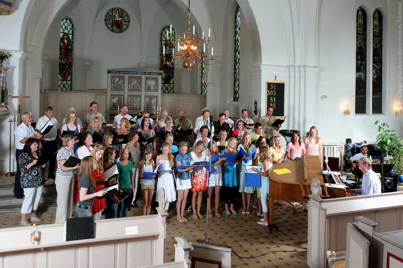 Lite data om bilden:
Plats: Lomma kyrka
Datum: 2007-06-17
Utrustning: Canon EOS 350D + EF 17-55 2,8
Lomma kyrka
