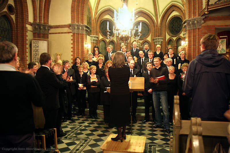 Lite data om bilden:
Plats: Norra Nöbbelövs kyrka, Lund
Datum: 2007-12-02
Utrustning: Canon EOS 40D + EF-S 17-55 F2.8
Norra Nöbbelövs kyrka, Lund