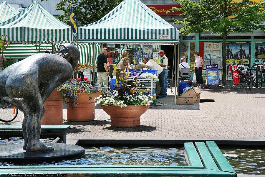Torgdag p� torget i Lomma. Gamla Lommabilder. Sven Henriksson minnesbild.com