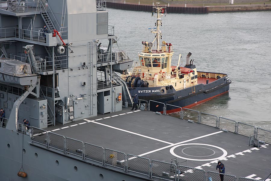 A511 Elbe and Svitzer Mars, Malm� harbor