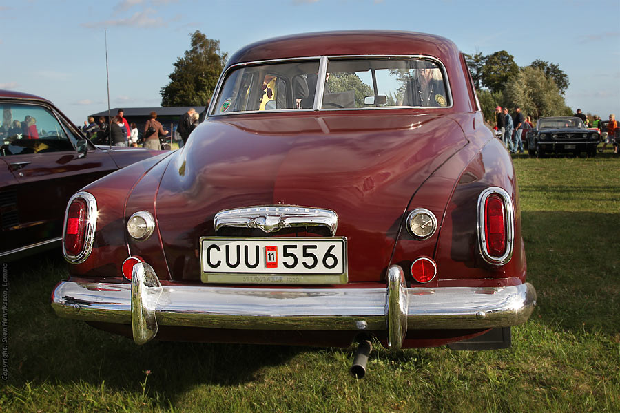 Studebaker p� tisdagstr�ff i L�ddekl�pinge Foto: Sven Henriksson - minnesbild.com