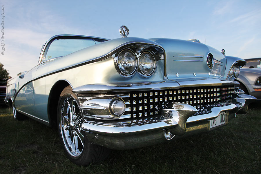 Motortr�ff eller tisdagstr�ff i L�ddek�pinge. Buick. Foto: Sven Henriksson, minnesbild.com